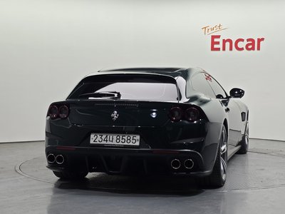 2019 Ferrari GTC4 LUSSO photo 4