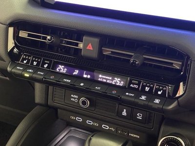 صورة مصغرة 24 لـ 2024 Toyota LAND CRUISER 250