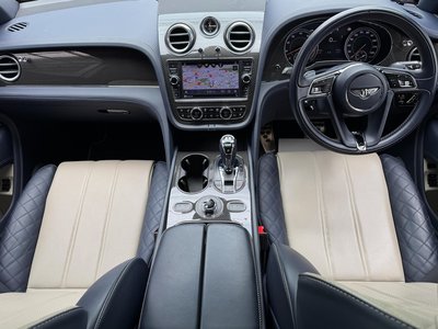 BENTLEY BENTAYGA - 10