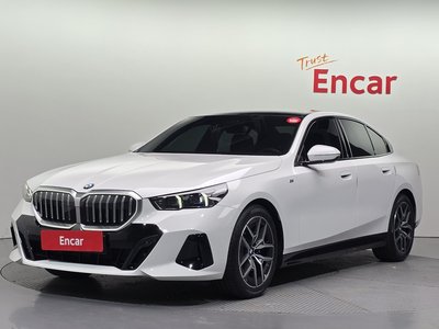 BMW 5 SERIES - 1