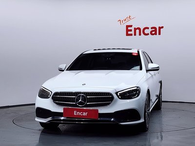 MERCEDES-BENZ E-CLASS - 2