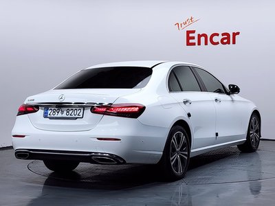 MERCEDES-BENZ E-CLASS - 4