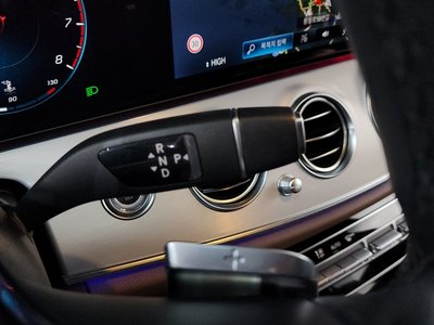 MERCEDES-BENZ E-CLASS - 9