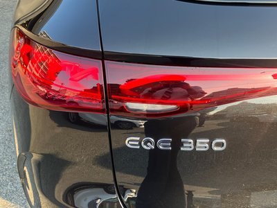 MERCEDES-BENZ EQE - 10