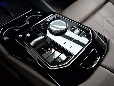 2024 BMW 5 SERIES 缩略图 12