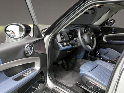 MINI COUNTRYMAN - 10