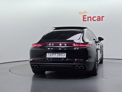 صورة 4 لـ 2019 Porsche PANAMERA