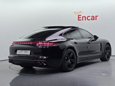صورة 3 لـ 2019 Porsche PANAMERA
