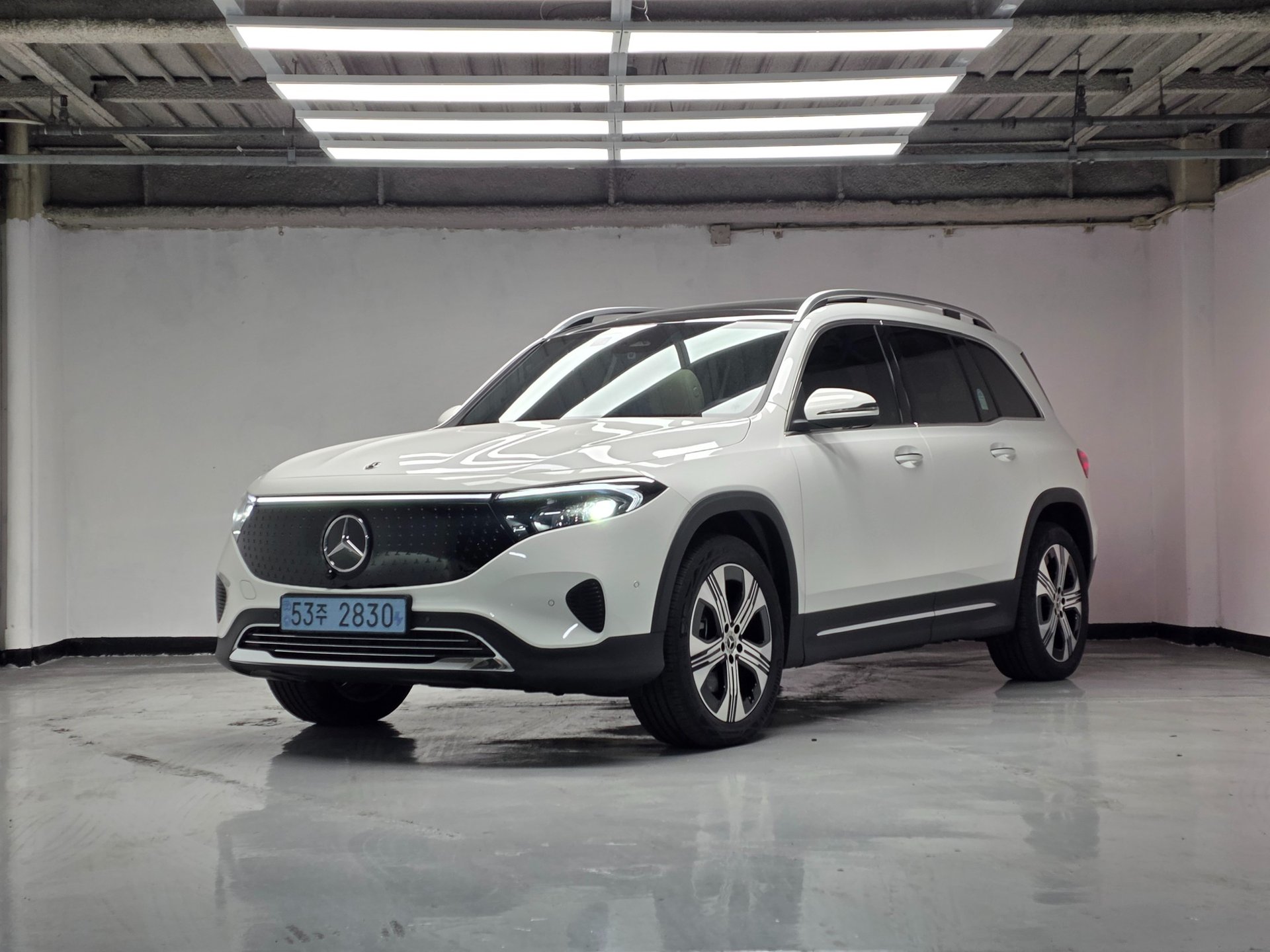 MERCEDES-BENZ EQB - View 1