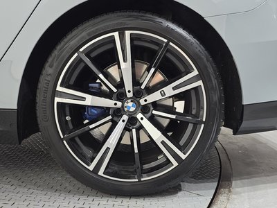 2025 BMW 5 SERIES 照片 8
