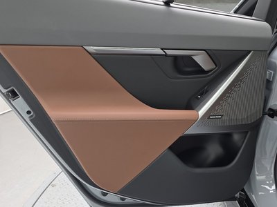 2025 BMW 5 SERIES — миниатюра 15