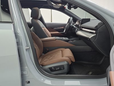 2025 BMW 5 SERIES — миниатюра 16