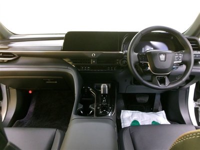 2025 Toyota CROWN CROSSOVER — фото 3