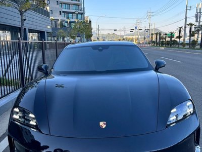 2025 Porsche TAYCAN 照片 9