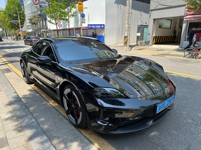 2025 Porsche TAYCAN 照片 4