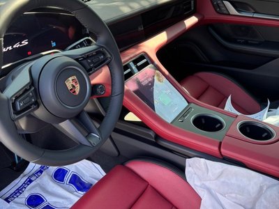 2025 Porsche TAYCAN 照片 7