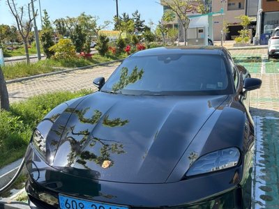 2025 Porsche TAYCAN 照片 8