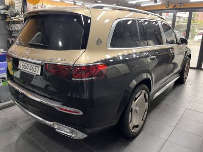 MERCEDES-BENZ GLS - 4