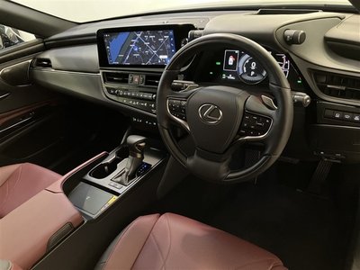2025 Lexus ES — фото 10