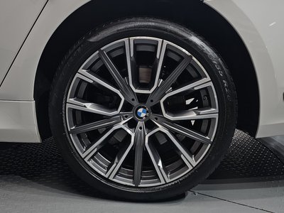 BMW 7 SERIES - 8