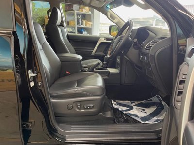 TOYOTA LAND CRUISER PRADO - 8