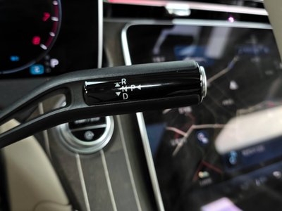 MERCEDES-BENZ E-CLASS - 9