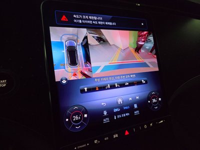 MERCEDES-BENZ EQE - 9