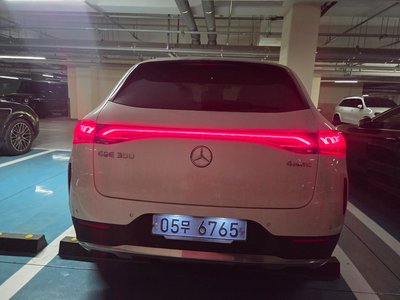 MERCEDES-BENZ EQE - 5
