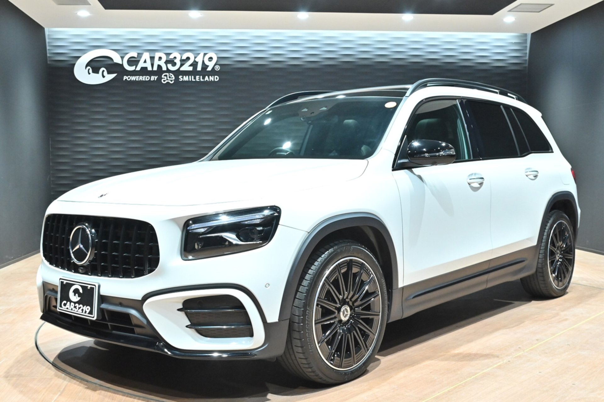 MERCEDES-BENZ GLB - View 1