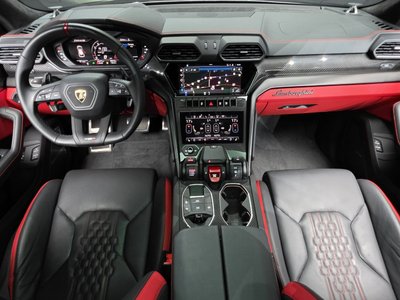 LAMBORGHINI URUS - 5