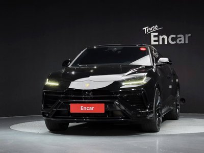 LAMBORGHINI URUS - 2