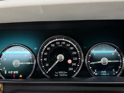 ROLLS-ROYCE CULLINAN - 8