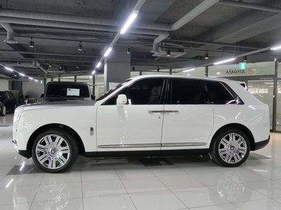 ROLLS-ROYCE CULLINAN - 5