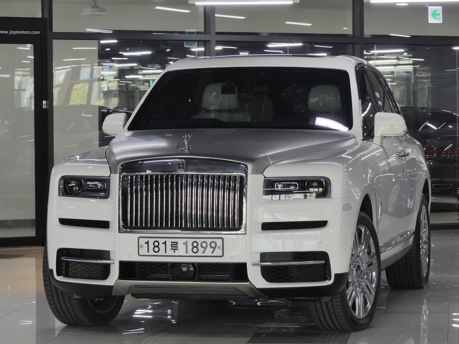 ROLLS ROYCE CULLINAN - View 1