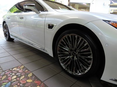 2023 Lexus LS — миниатюра 24