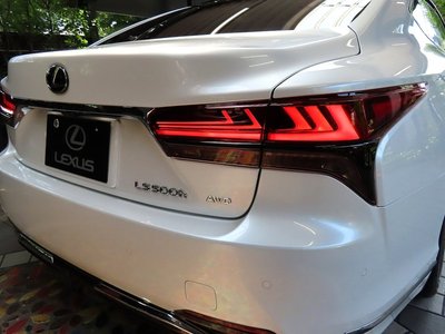 2023 Lexus LS — миниатюра 16