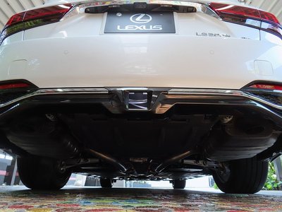 2023 Lexus LS — миниатюра 14