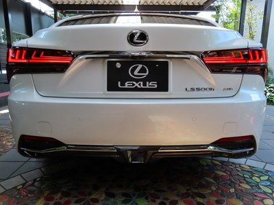 2023 Lexus LS — миниатюра 15