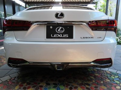 2023 Lexus LS — миниатюра 13