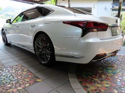 2023 Lexus LS — миниатюра 29
