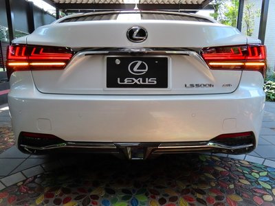 2023 Lexus LS — миниатюра 17