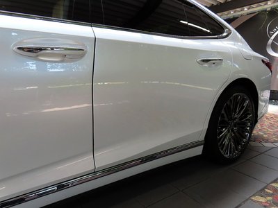 2023 Lexus LS — миниатюра 31