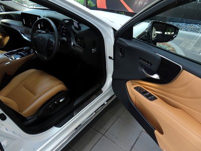 2023 Lexus LS — миниатюра 47