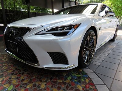 2023 Lexus LS — миниатюра 32