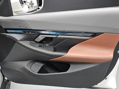 صورة مصغرة 14 لـ 2023 BMW 5 SERIES