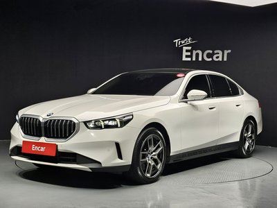 BMW 5 SERIES - 1