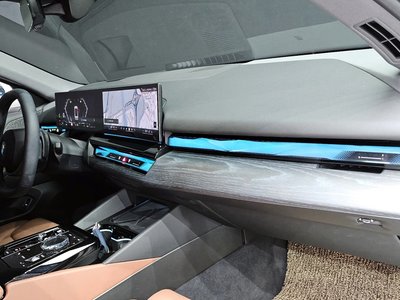 صورة مصغرة 27 لـ 2023 BMW 5 SERIES