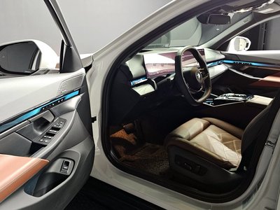 صورة مصغرة 13 لـ 2023 BMW 5 SERIES