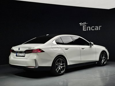 BMW 5 SERIES - 4