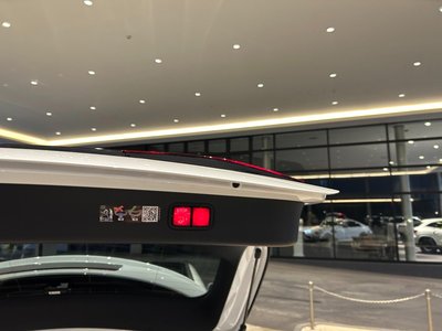 2025 Mercedes-BENZ E-CLASS AMG — миниатюра 35